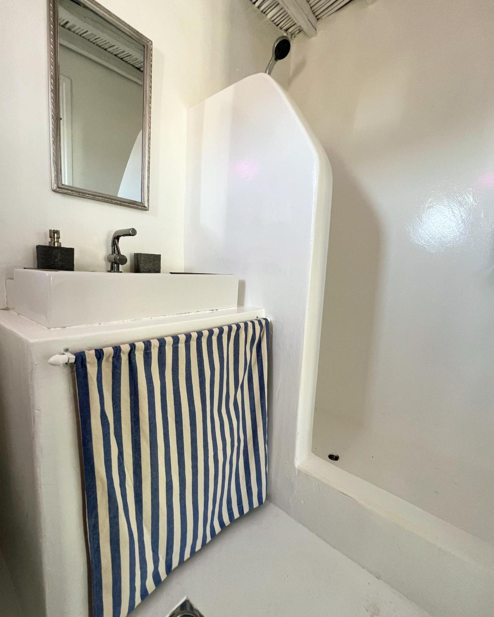 Serifos White 외부 사진